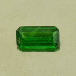 Tsavorite eme cut 6.2x3.2mm 0.39cts N ts569
