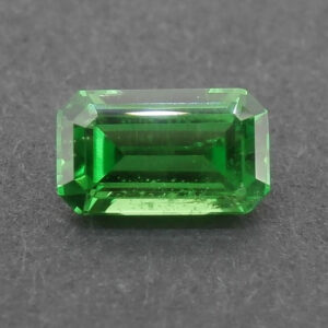 Tsavorite eme cut 7.0x4.1mm 0.81cts N b ts266 crop SOLD