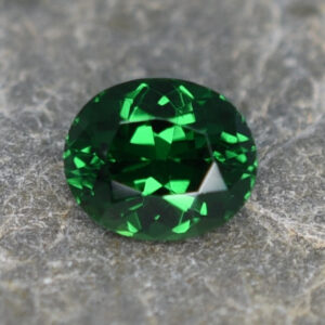 Tsavorite oval 7.0x5.9mm 1.24cts N ts170 crop