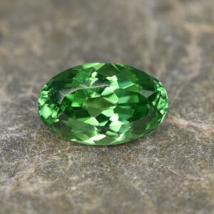 Tsavorite oval 7.5x4.7mm 1.02cts N ts268 crop