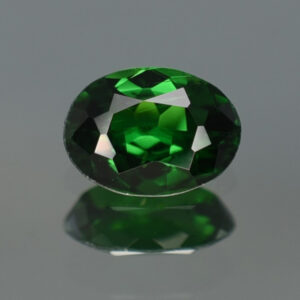 Tsavorite oval 7.5x5.5mm 1.01cts N ts230 crop