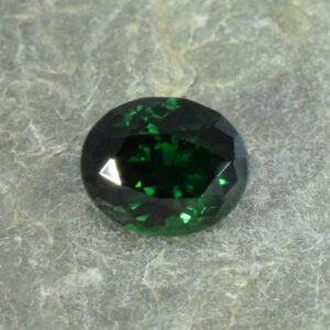 Tsavorite oval 8.8x7.2mm 2.83cts N ts124 crop