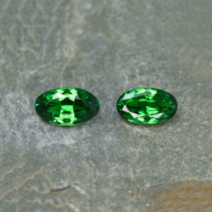 Tsavorite oval pair 10.5x6.2x4.1mm 9.9x5.9x3.9mm 3.81cts N ts198