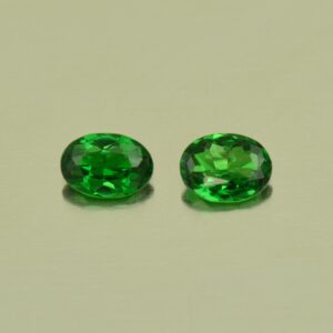 Tsavorite oval pair 5.8x4.0mm 0.97cts N ts312