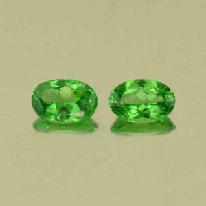 Tsavorite oval pair 6.0x4.0mm 1.05cts N ts635