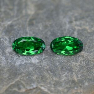 Tsavorite oval pear 8.5x4.9mm 2.14cts ts227