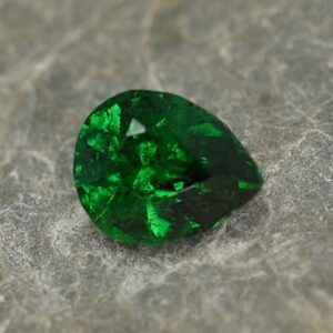 Tsavorite pear 8.5x6.7mm 2.22cts ts145