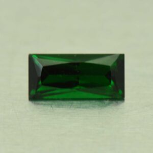 Tsavorite rect princess 7.1x3.4mm 0.56cts N ts382