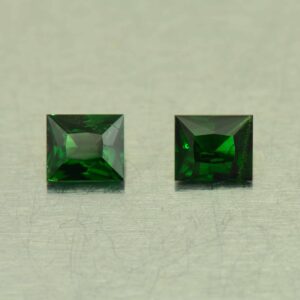 Tsavorite rect princess pair 4.2x3.6mm 0.63cts N ts375