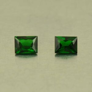 Tsavorite rect princess pair 4.9x3.8mm 0.87cts N ts377