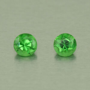 Tsavorite round pair 3.7mm 0.45cts N ts390