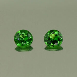 Tsavorite round pair 4.4mm 0.66cts N ts435