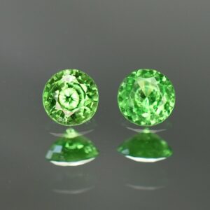 Tsavorite round pair 4.7mm 0.85cts ts258