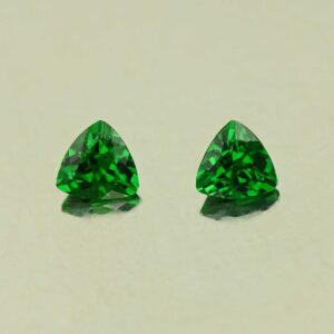 Tsavorite trill pair 3.6mm 0.37cts N ts694