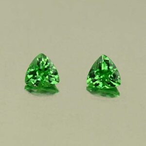 Tsavorite trill pair 3.7mm 0.38cts N ts695