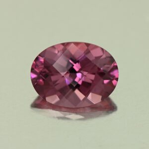 UmbaliteGarnet ch oval 8.1x6.0mm 1.55cts N ug968