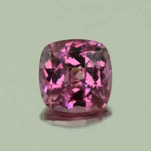 UmbaliteGarnet ch sq cush 6.0mm 1.17cts N ug976