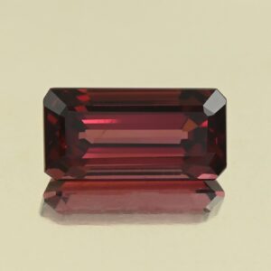 UmbaliteGarnet eme cut 13.3x6.7x5.5mm 5.45cts N ug1517