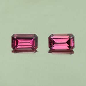 UmbaliteGarnet eme cut pair 6.0x3.8mm 1.18cts N ug1166