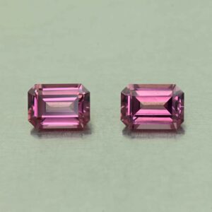 UmbaliteGarnet eme cut pair 7.0x4.9mm 2.46cts N ug1215