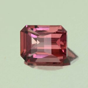 UmbaliteGarnet opp bar eme cut 8.1x6.0mm 1.90cts N ug1054