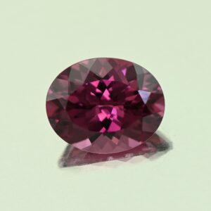 UmbaliteGarnet oval 10.0x8.0mm 3.13cts N ug1012