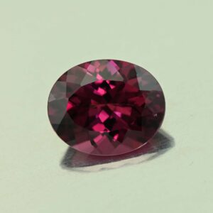 UmbaliteGarnet oval 11.4x9.3mm 4.42cts N ug1205