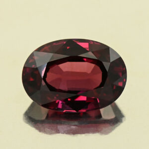 UmbaliteGarnet oval 13.5x9.5x6.7mm 7.98cts N ug1555