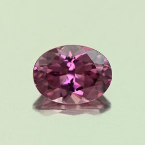 UmbaliteGarnet oval 8.1x6.0mm 1.61cts N ug996