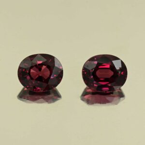 UmbaliteGarnet oval pair 10.8x9.1x6.8mm 10.8x9.1x6.5mm 11.30cts N ug1508