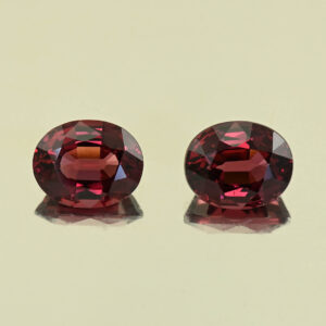 UmbaliteGarnet oval pair 10.9x8.7x5.5mm 10.8x8.8x6.1mm 9.60cts N ug1493