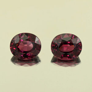 UmbaliteGarnet oval pair 10.9x9.4x6.8mm 10.8x9.4x7.5mm 11.84cts N ug1494