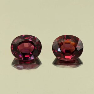UmbaliteGarnet oval pair 11.1x9.4x6.0mm 11.1x9.3x6.7mm 11.39cts N ug1497