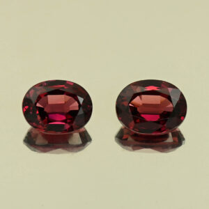 UmbaliteGarnet oval pair 11.2x8.8x5.9mm 11.0x8.7x6.1mm 10.83cts N ug1498