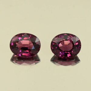 UmbaliteGarnet oval pair 11.2x9.1x6.6mm 11.3x8.9x6.6mm 11.27cts N ug1499