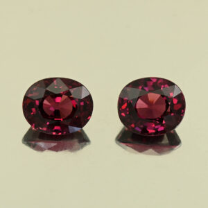 UmbaliteGarnet oval pair 11.3x9.3x7.3mm 11.0x9.6x7.1mm 12.60cts N ug1500