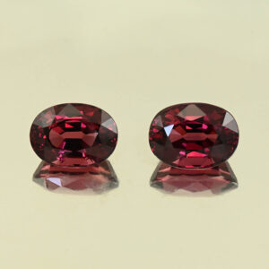 UmbaliteGarnet oval pair 11.8x8.6x6.8mm 11.9x8.8x7.3mm 12.51cts N ug1503