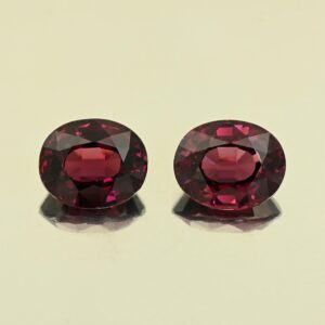 UmbaliteGarnet oval pair 12.2x9.8x6.6mm 11.8x9.8x6.7mm 13.82cts N ug1505