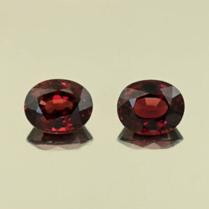 UmbaliteGarnet oval pair 12.7x10.2x7.1mm 12.5x10.2x7.0mm 15.30cts N ug1506