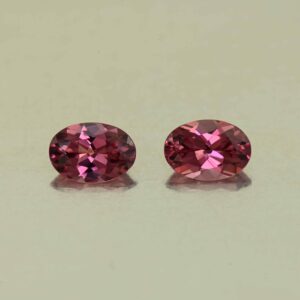 UmbaliteGarnet oval pair 6.5x4.5mm 1.37cts N ug1378 scaled 1