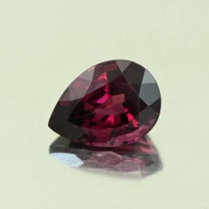 UmbaliteGarnet pear 13.3x9.6mm 6.91cts N ug267