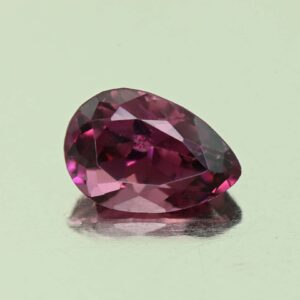 UmbaliteGarnet pear 8.2x5.5mm 1.43cts N ug1055