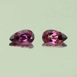 UmbaliteGarnet pear pair 10.1x6.0mm 3.60cts N ug951 scaled 1