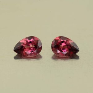 UmbaliteGarnet pear pair 7.0x5.0mm 1.62cts N ug1423 scaled 1