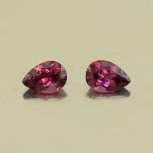 UmbaliteGarnet pear pair 7.0x5.0mm 1.69cts N ug1424 scaled 1