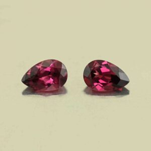 UmbaliteGarnet pear pair 9.0x6.1mm 3.25cts N ug1428 scaled 1