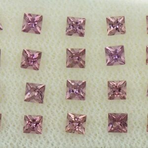 UmbaliteGarnet princess box set 2.5mm 1.96cts N ug882