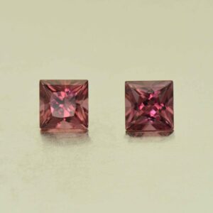 UmbaliteGarnet princess pair 4.7mm 1.32cts N ug651