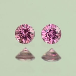 UmbaliteGarnet round pair 3.1mm 0.28cts N ug676