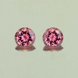 UmbaliteGarnet round pair 4.5mm 0.85cts N ug761